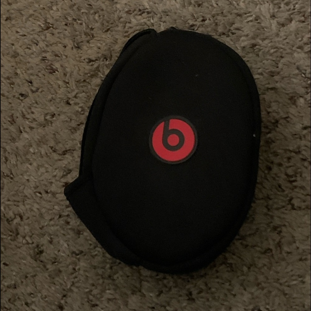 Soft Beats by Dr Dre headphone case